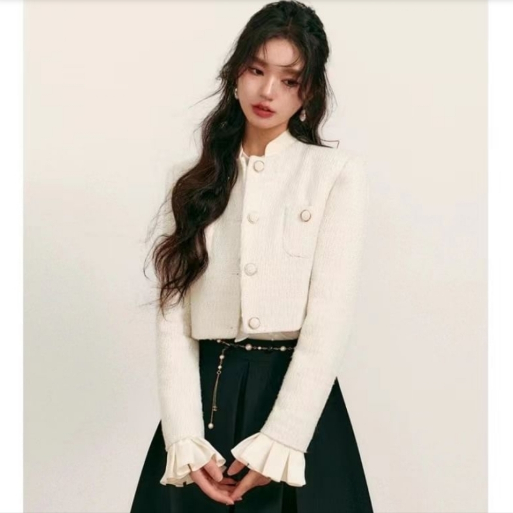 Elegant White Cropped Tweed Jacket